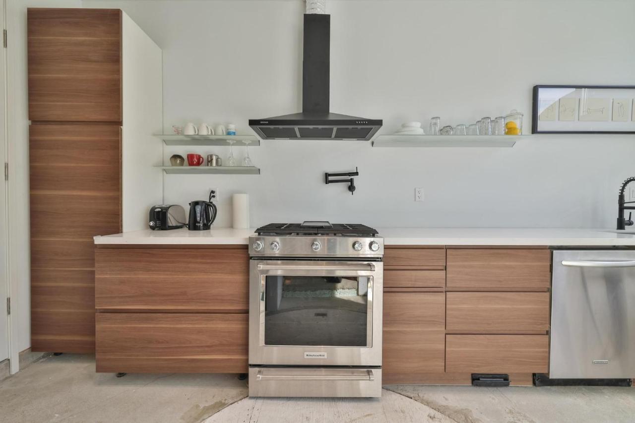 טורונטו New Modern 1400 Sq Ft Coach House Near Everything מראה חיצוני תמונה