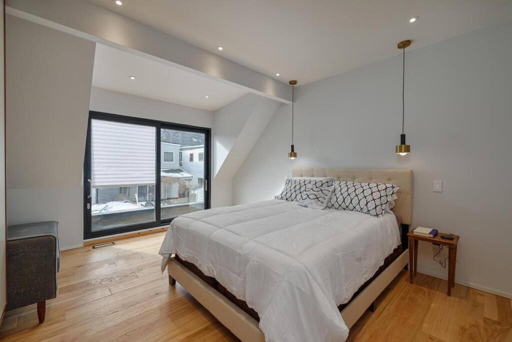 טורונטו New Modern 1400 Sq Ft Coach House Near Everything מראה חיצוני תמונה