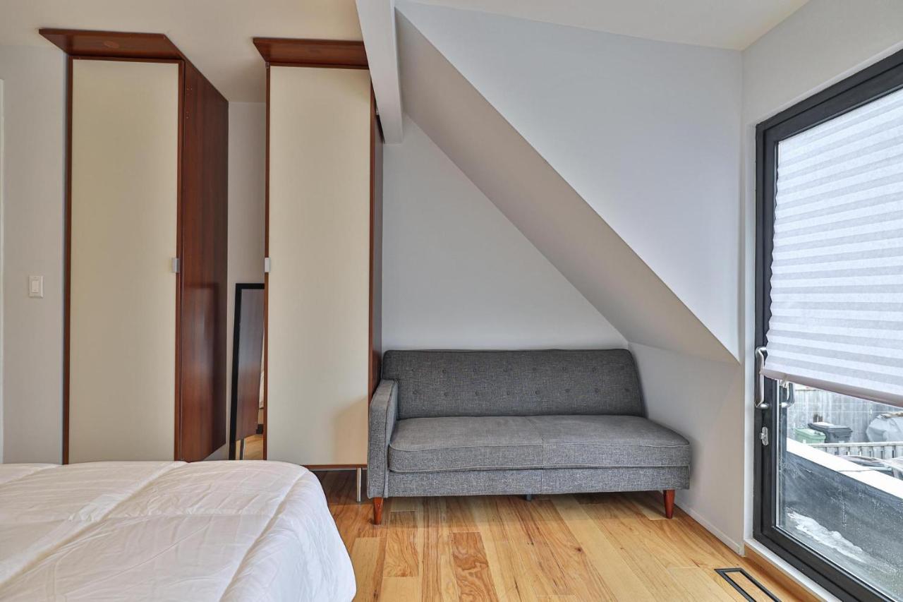 טורונטו New Modern 1400 Sq Ft Coach House Near Everything מראה חיצוני תמונה