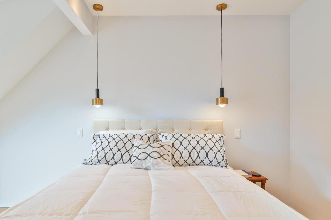 טורונטו New Modern 1400 Sq Ft Coach House Near Everything מראה חיצוני תמונה