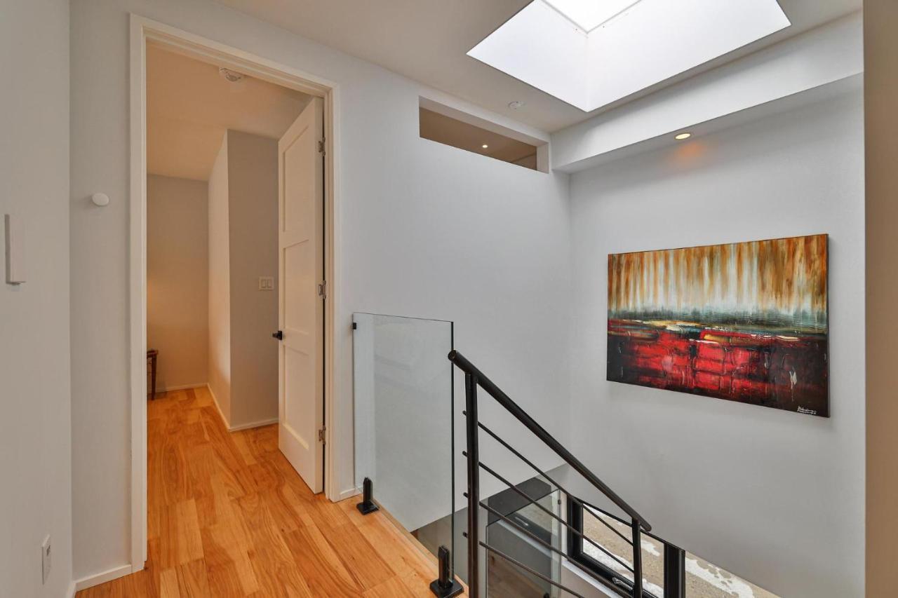 טורונטו New Modern 1400 Sq Ft Coach House Near Everything מראה חיצוני תמונה