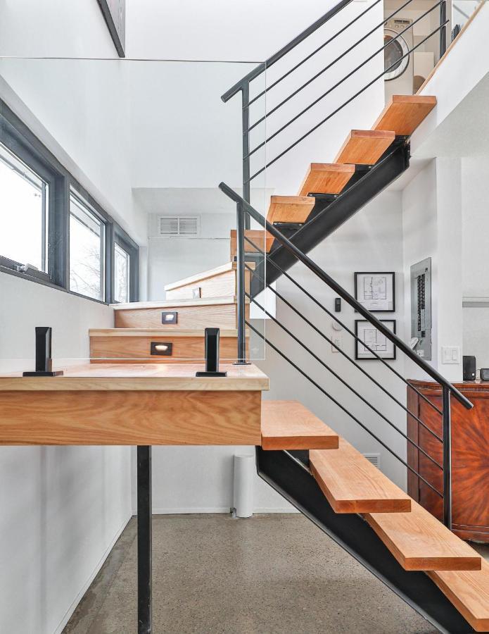 טורונטו New Modern 1400 Sq Ft Coach House Near Everything מראה חיצוני תמונה